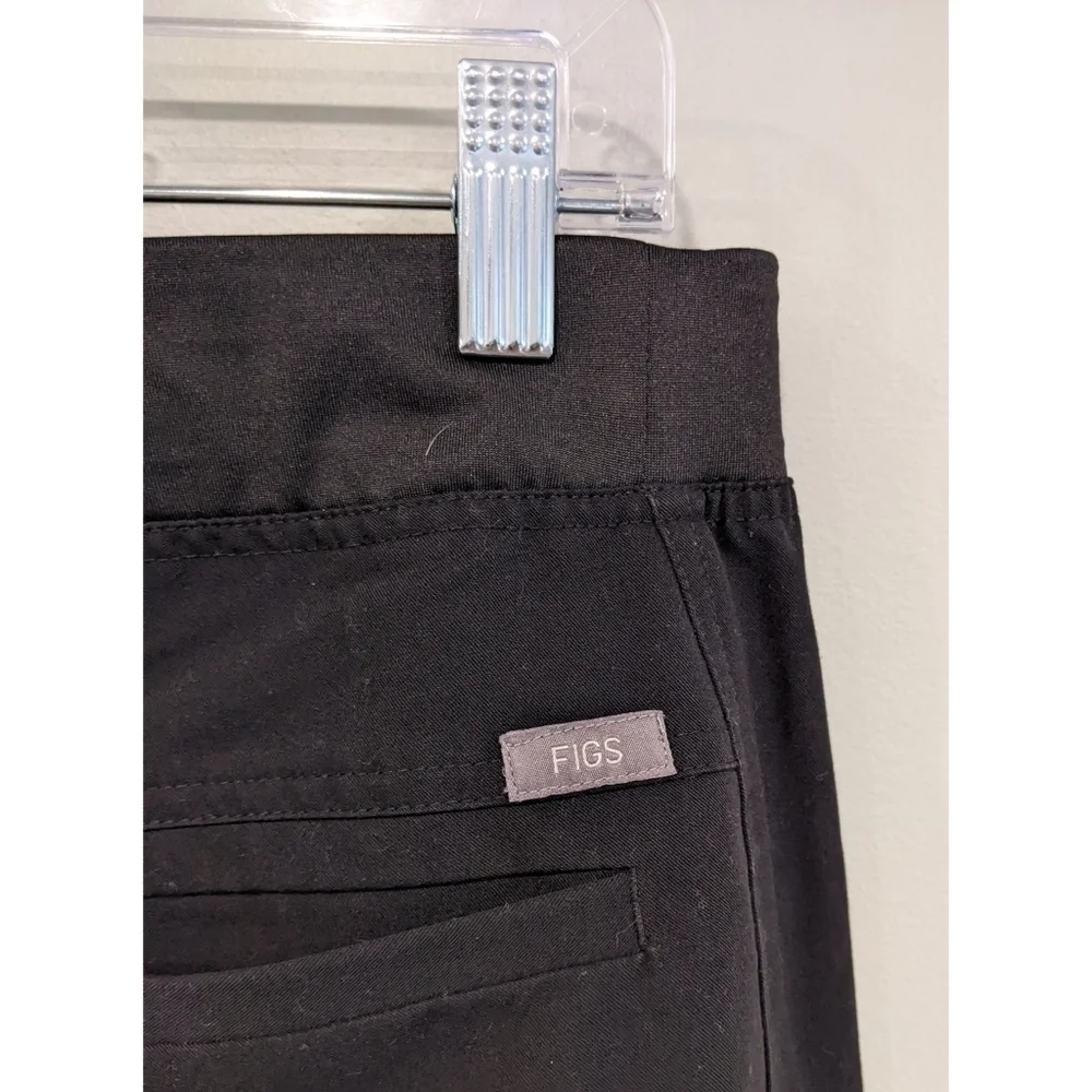 Figs Technical Collection Axim Cargo Scrub Pants in Black Size Large